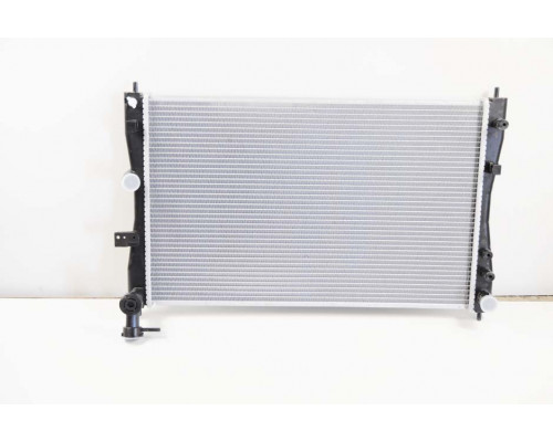 KEMP Радіатор Mitsubishi Colt 04 SMART FORFOUR (W454) (04-) 640 x 405 x 16 мм пл.со