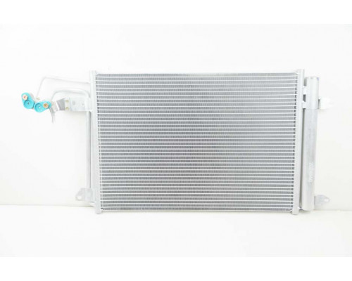 KEMP Радіатор кондиціонера Audi A3 VW Golf5 Skoda Octavia A5 580*400 (з осушувачем)