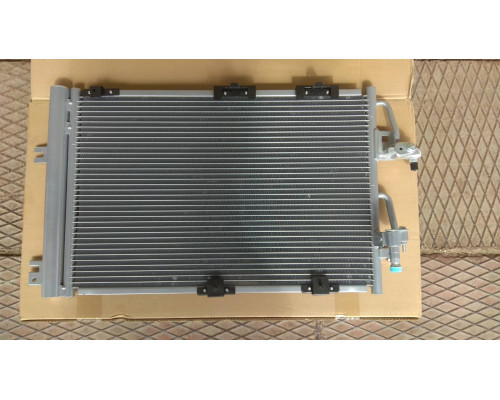 KEMP Радіатор кондиціонера Opel Astra H 1.6-1.8 Zafira 1.8-2.0 587*380 (з осушувачем)