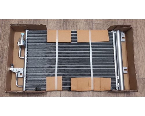 KEMP Радіатор кондиціонера Opel Astra H 1.2-1.8 Zafira 1.6-1.8 585*367 (з осушувачем)