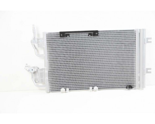 KEMP Радіатор кондиціонера Opel Astra H Zafira CDTI 505*330 05 (з осушувачем)