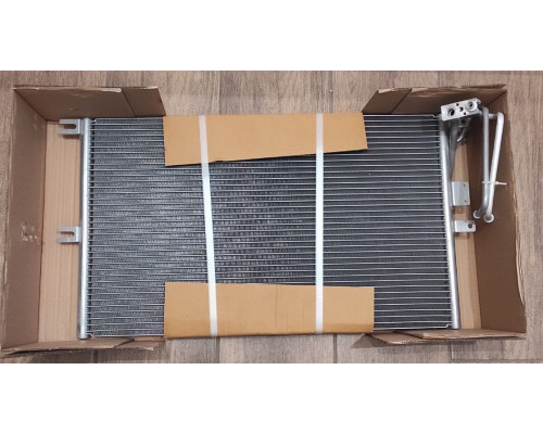 KEMP Радіатор кондиціонера Opel Vectra B 1.6-2.0 590*375 95-01 (без осушувача)