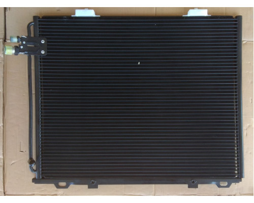 KEMP Радіатор кондиціонера MB E-Class W210 622*480 (без осушувача)