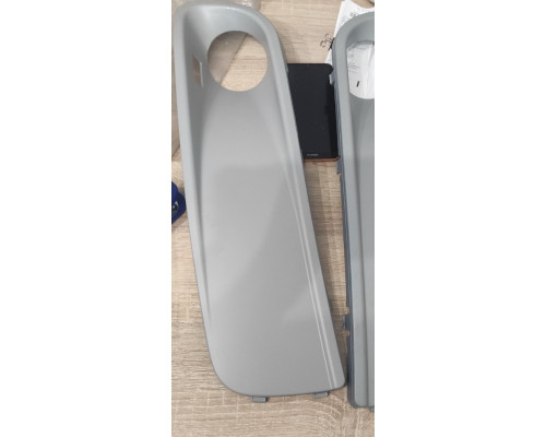 KEMP Решітка бампера під протитуманки VW T5 R права