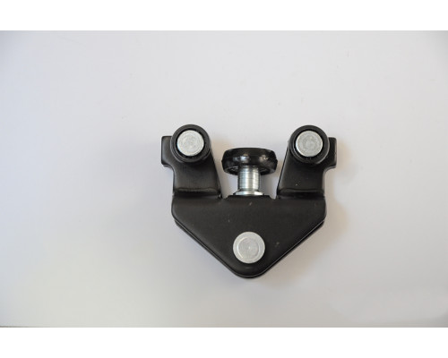 KEMP Кронштейн сдвижної двері Renault Trafic 2001- нижній (ремкомплект ролики)