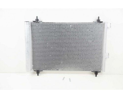 KEMP Радіатор кондиціонера Peugeot 307 01- 510*368 (з осушувачем)