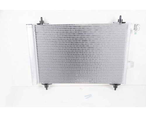 KEMP Радіатор кондиціонера Peugeot 407 04- 515*365 (з осушувачем)