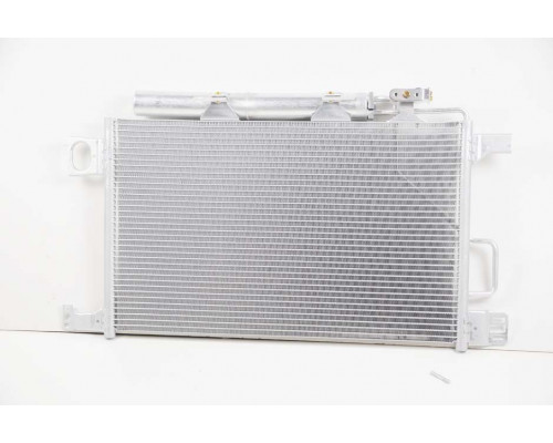 KEMP Радіатор кондиціонера MB C-Class W203 590*375 (з осушувачем)