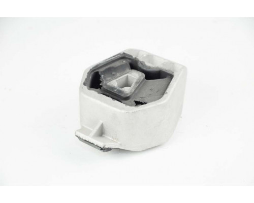 KEMP Подушка КПП Audi-100, A6 2,0-2,5 91-94