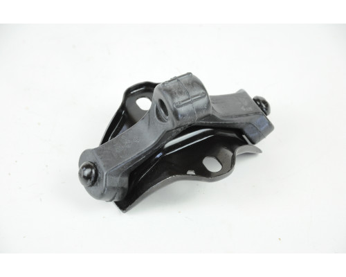 KEMP Резинка кріплення глушника VW Passat Golf Audi A3 - A6 00 (з кронштейном)