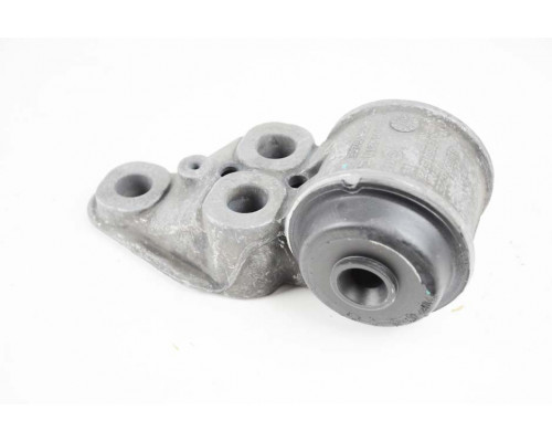 KEMP Сайлентблок задньої балки VW Passat B5 Audi A6 L (з кронштейном) лівий