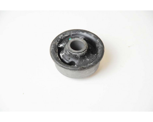 KEMP Сайлентблок заднього важеля VW Golf Jeta 83-91 р. 60*41*17 мм (бурт)