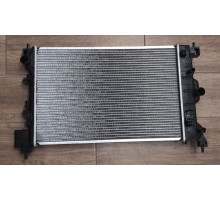 KEMP Радіатор Chevrolet Aveo T300 11 TRAX (13-) OPEL MOKKA (13-) мех КПП АС+(пл.сот) 95460095