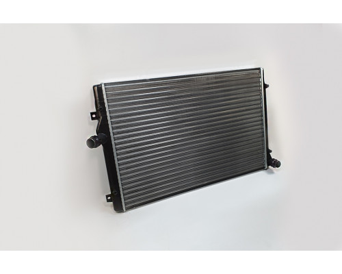 KEMP Радіатор Skoda Oktavia VW Cadi Golf Touran А-3 2.0 TDI TFSI 05 650*445