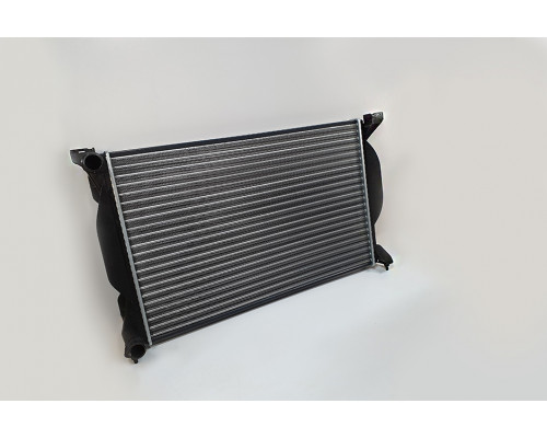 KEMP Радіатор Audi-A4 Seat Exeo 1,6, 1.9TDI 1.8T 2.0FSI 632*414 мех 02 р.