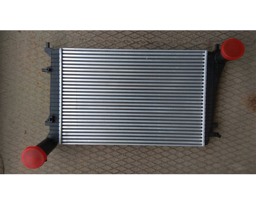 KEMP Радіатор інтеркулера VW Passat Caddy3 Touran Octavia A5 2.0 TDI 08