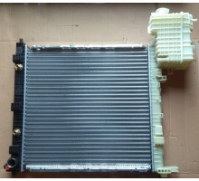 KEMP Радіатор Mercedes Vito (638) АКП 569*558 1 датчик 6385011901