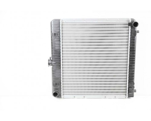 KEMP Радіатор Mercedes W123 мех КПП 415*495