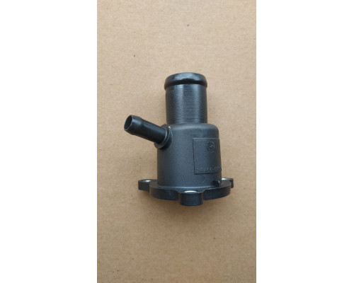 KEMP Корпус термостата Renault Kangoo/Megane/Laguna