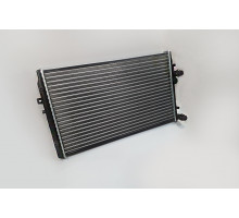 KEMP Радіатор VW Bora G4 Seat 1.9 TDI 01-06 650*415 1J0121253AC