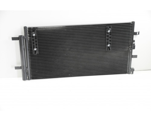 KEMP Радіатор кондиціонера Audi A4 A5 A6 A7 Q5 08р. 674*334 (з осушувачем)