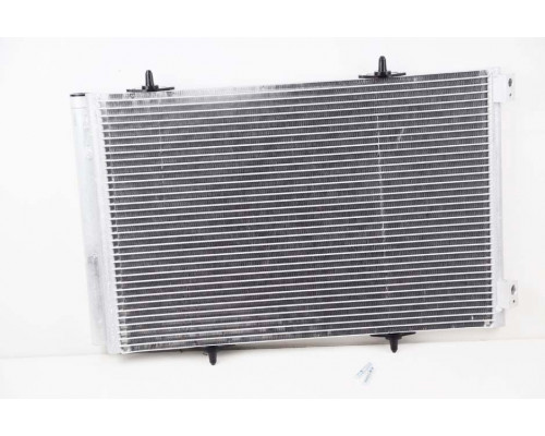 KEMP Радіатор кондиціонера Peugeot 207.208 Citroen C2 C3 05 557*375 (з осушувачем)