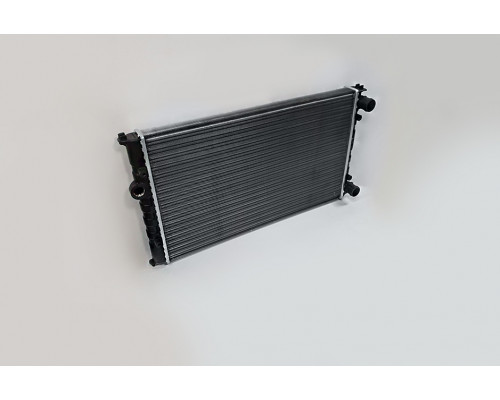 KEMP Радіатор VW, POLO Classic 1.6, 1.8, SEAT 1.6i, 1.8i, 528*320