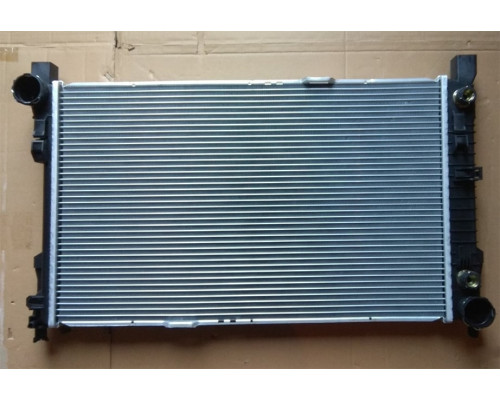 KEMP Радіатор Mercedes C W203 180-320 АКП 00-07 р. 650*399 (плоскі соти)