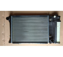 KEMP Радіатор BMW E34 520-525 88-95 АС+ АКПП 440*329 1719305