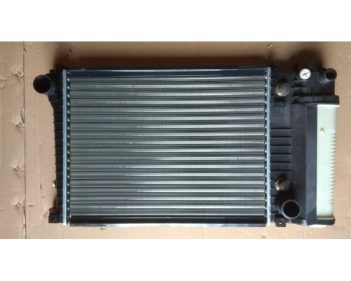 KEMP Радіатор BMW E34 520-525 88-95 АС+ АКПП 440*329