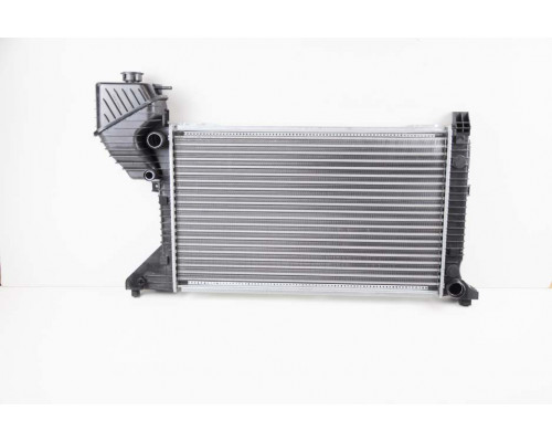 KEMP Радіатор Mercedes Sprinter 208-416 CDI мех 00-06 р. 680*400*33