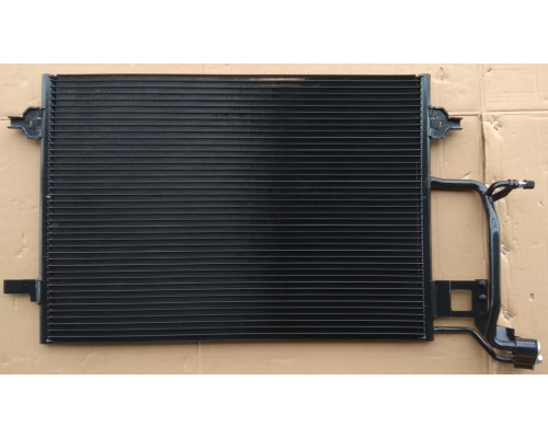 KEMP Радіатор кондиціонера VW Passat B5 Audi A4 1.9-2.5 TDI 96-01 р. 565*420