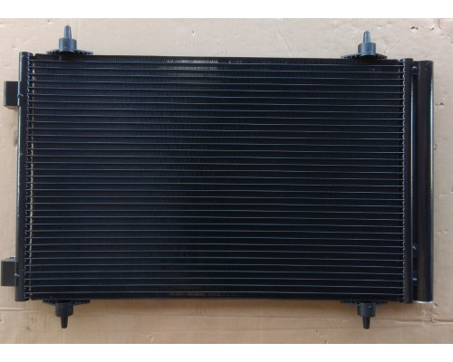 KEMP Радіатор кондиціонера Peugeot 806 Expert Fiat Scudo Citroen Jumpy 06 588*340