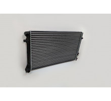 KEMP Радіатор Skoda Oktavia VW Cadi Golf Touran А-3 1.4-1.6 2.0 FSI 04 645*405 Код запчастини: 77647521, 1K0121251DF