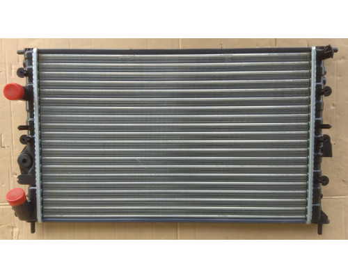 KEMP Радіатор Renault Megane Scenic 1.6-2.0 96 р. 570*349