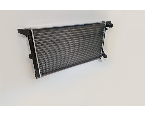 KEMP Радіатор VW Sharan Seat Alhambra 1.8T 1.9TDI 2.0i 96-10 635*377