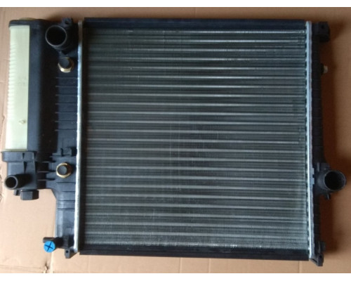 KEMP Радіатор BMW E36 316-325 91-98 АКПП АС-440*440