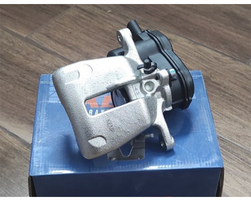 KEMP Супорт задній AUDI A4 A58 Q5 07 R (ел.привід ст.торм.) правий