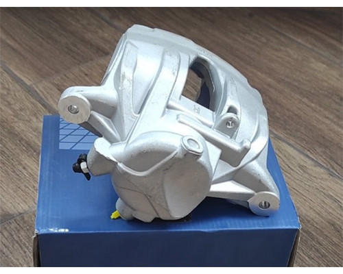 KEMP Супорт передній MB W211 02-08 R