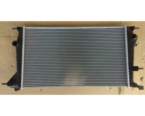 KEMP Радіатор Renault Megan 3 Fluence 08 (652*390)