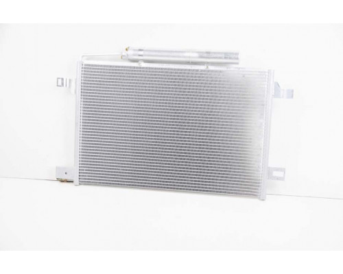 KEMP Радіатор кондиціонера MB W 169 04-12 W 245 05-11 640*404