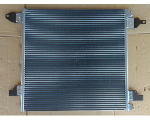 KEMP Радіатор кондиціонера MB M-Class W163 ML 00-05 510*535