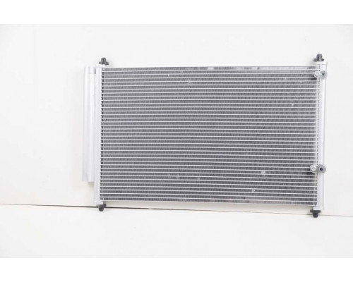 KEMP Радіатор кондиціонера Toyota Corolla E16 Auris Avensis 627*366