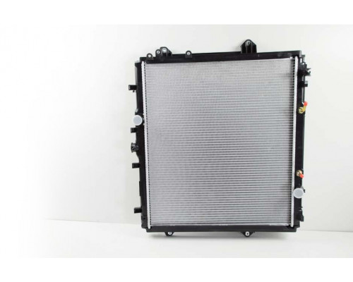 KEMP Радіатор Toyota LAND CRUISER PRADO J150 (09-) 4.0 i 575*652 плоскі соти