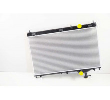 KEMP Радіатор MITSUBISHI OUTLANDER (GF0, GG0) (12-) 2,0-2.4 i 400*686 плоскі соти 628967