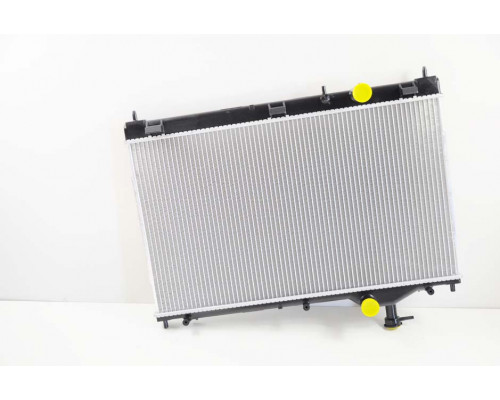 KEMP Радіатор MITSUBISHI OUTLANDER (GF0, GG0) (12-) 2,0-2.4 i 400*686 плоскі соти