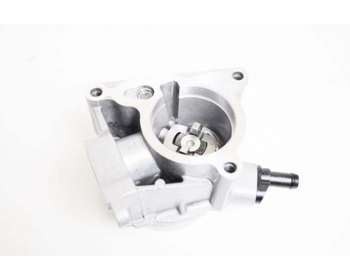 KEMP Вакуумний насос VW Audi 1,8TFSi 08
