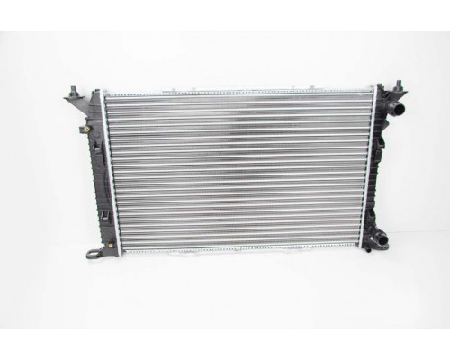 KEMP Радіатор Audi A4, A5, A6 1.8-2.0 08р. 720*469*26 (плоскі соти)