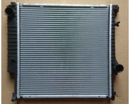 KEMP Радіатор BMW E30 320-325 85-91 мех АС+ плоскі соти 440*440