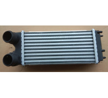 KEMP Радіатор інтеркулер Ford TRANSIT / TOURNEO COURIER (14-) 1882817